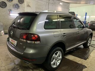 2008 Volkswagen Touareg I Рестайлинг, серый, 1600000 рублей, вид 4