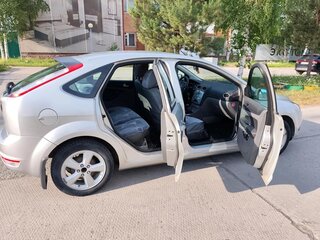 2008 Ford Focus II Рестайлинг, серебристый, 600000 рублей, вид 5