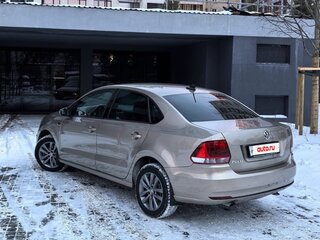 2019 Volkswagen Polo V Рестайлинг, бежевый, 1120000 рублей, вид 4