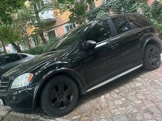 2005 Mercedes-Benz M-Класс 350 II (W164), чёрный, 650000 рублей, вид 2
