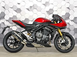 2023 Triumph Speed Triple, красный, 1327000 рублей, вид 3