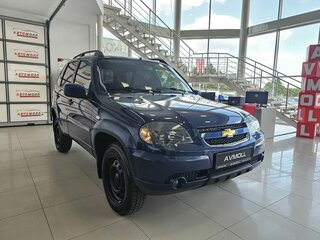 2017 Chevrolet Niva I Рестайлинг, синий, 865000 рублей, вид 3