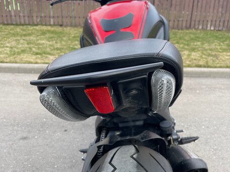 2013 Ducati Diavel Carbon, красный, 1050000 рублей, вид 3