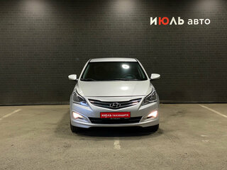2016 Hyundai Solaris I Рестайлинг, серебристый, 830000 рублей, вид 2