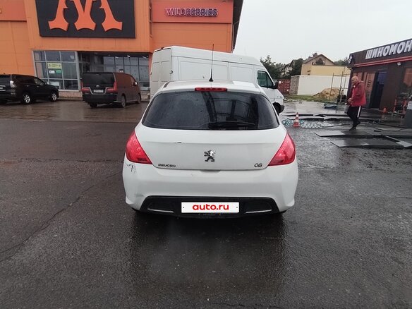 2009 Peugeot 308 I, белый, 400000 рублей - вид 2