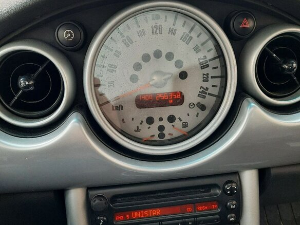 2005 Mini Hatch Cooper I (R50), серебристый, 461723 рублей - вид 11