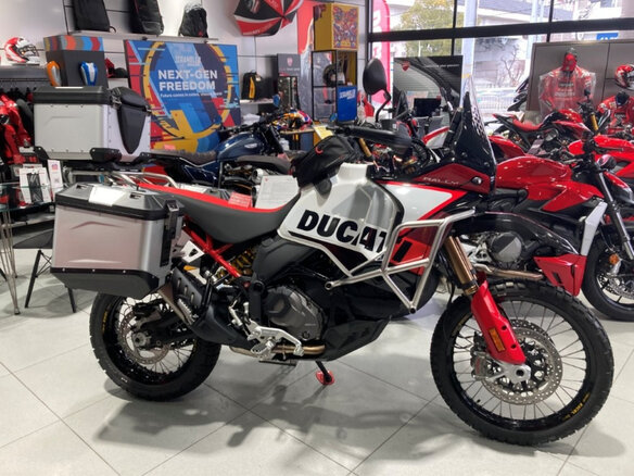 2024 Ducati DesertX, белый, 1500000 рублей