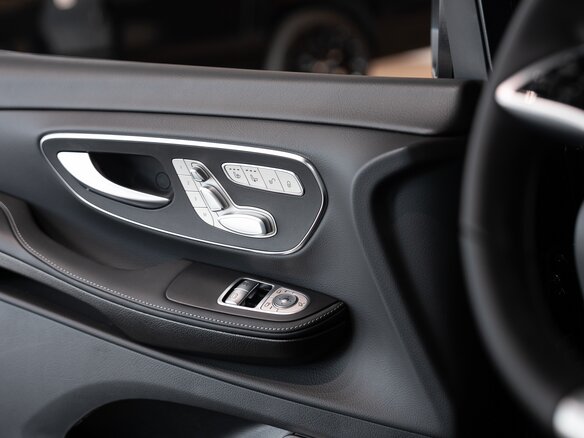 2026 Mercedes-Benz V-Класс Extra Long 300 d экстра длинный III (W447) Рестайлинг 2, чёрный, 14500000 рублей - вид 26
