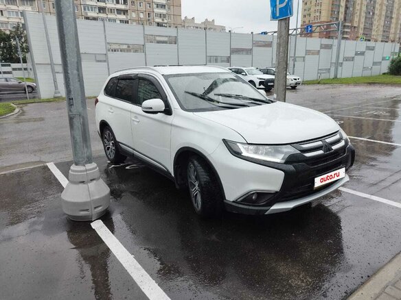 2018 Mitsubishi Outlander III Рестайлинг 2, белый, 1850000 рублей - вид 3