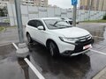 2018 Mitsubishi Outlander III Рестайлинг 2, белый, 1850000 рублей - вид 3
