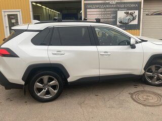 2020 Toyota RAV4 V (XA50), белый, 2400000 рублей, вид 2