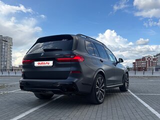 2022 BMW X7 40i I (G07), серый, 9527000 рублей, вид 4