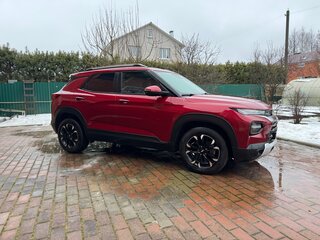 2020 Chevrolet TrailBlazer III, красный, 1890000 рублей, вид 2