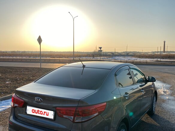 2015 Kia Rio III Рестайлинг, серый, 700000 рублей - вид 9