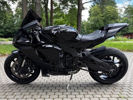 2020 Yamaha YZF-R1, чёрный, 1700000 рублей, вид 3