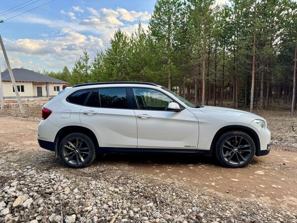 2012 BMW X1 20d I (E84) Рестайлинг, белый, 1430000 рублей - вид 1