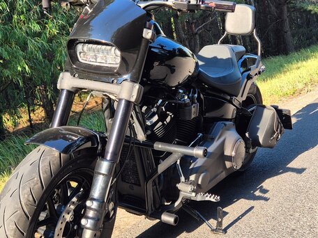 2019 Harley-Davidson Fat Bob, чёрный, 1600000 рублей, вид 2