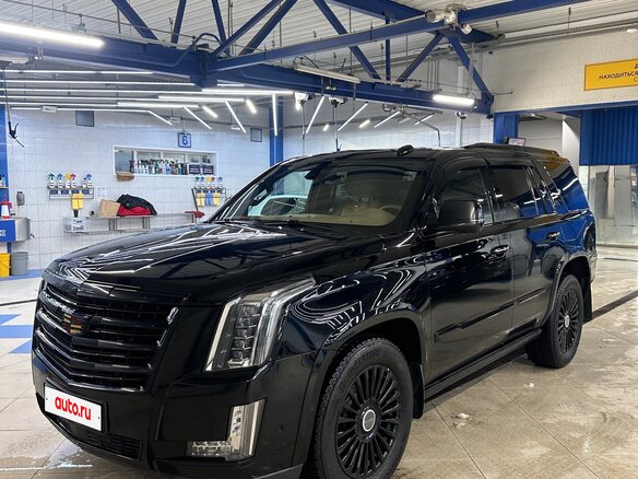 2017 Cadillac Escalade IV, чёрный, 4990000 рублей - вид 1