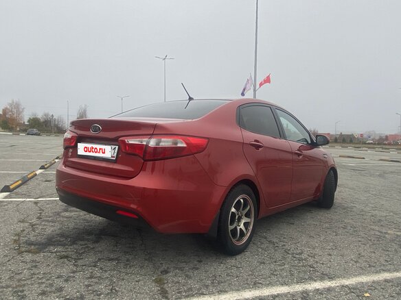 2012 Kia Rio III, красный, 700000 рублей - вид 4