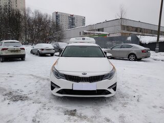 2019 Kia Optima IV Рестайлинг, белый, 1400000 рублей, вид 1
