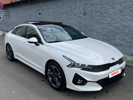 2020 Kia K5 III, белый, 2450000 рублей, вид 1