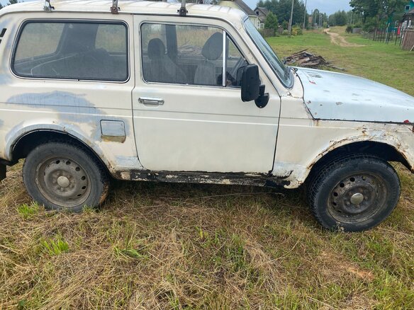 1995 Lada (ВАЗ) 2121 (4x4) I Рестайлинг, белый, 100000 рублей - вид 4