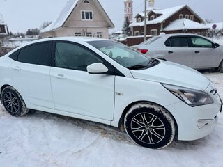 2016 Hyundai Solaris I Рестайлинг, белый, 820000 рублей, вид 4