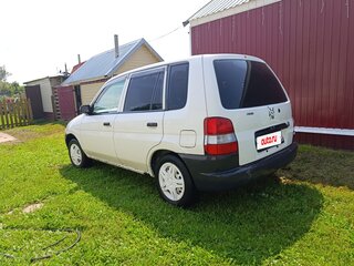 1997 Mazda Demio I (DW), белый, 205000 рублей, вид 3