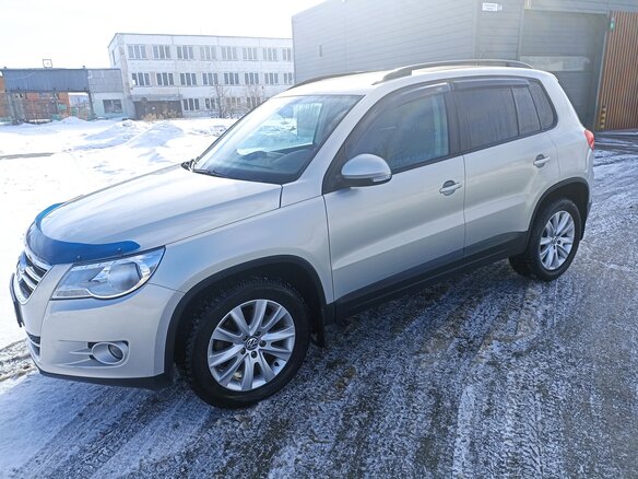 2011 Volkswagen Tiguan I, серебристый, 1000000 рублей