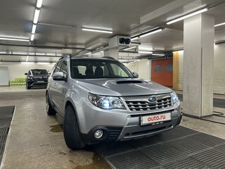 2011 Subaru Forester III Рестайлинг, серебристый, 2500000 рублей, вид 3