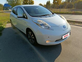 2013 Nissan Leaf (EM57) I (ZE0/AZE0), белый, 1280000 рублей, вид 2