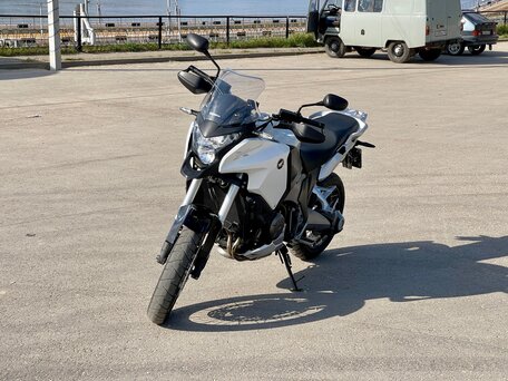 2012 Honda VFR 1200X (Crosstourer), белый, 985000 рублей, вид 4