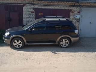 2006 Mitsubishi Outlander I, чёрный, 720000 рублей, вид 3