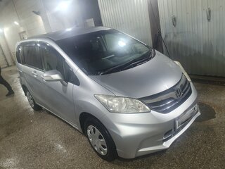 2012 Honda Freed I Рестайлинг, серебристый, 1200000 рублей, вид 3