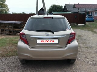 2015 Toyota Vitz III (XP130) Рестайлинг, серый, 830000 рублей, вид 3