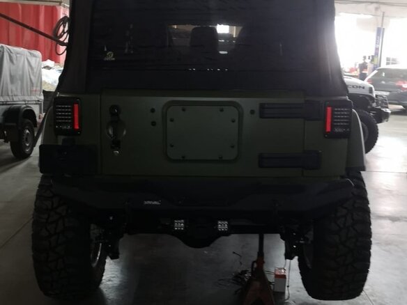 2012 Jeep Wrangler III (JK), зелёный, 11000000 рублей - вид 3