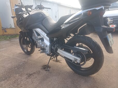 2004 Suzuki V-Strom DL 650, чёрный, 400000 рублей, вид 2