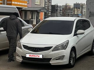 2015 Hyundai Solaris I Рестайлинг, белый, 980000 рублей, вид 2