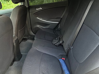2013 Hyundai Solaris I, серебристый, 760000 рублей, вид 2