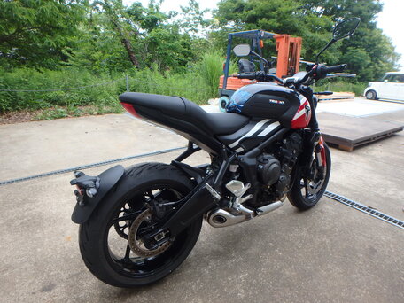 2026 Triumph Trident 660, красный, 1050000 рублей, вид 5