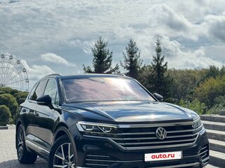 2019 Volkswagen Touareg III, чёрный, 3500000 рублей, вид 1