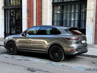 2018 Porsche Cayenne III, серый, 6897000 рублей, вид 3