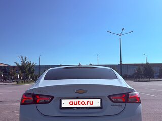 2019 Chevrolet Malibu IX Рестайлинг, белый, 1499900 рублей, вид 4