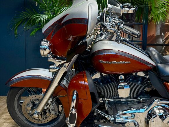 2014 Harley-Davidson CVO Limited, оранжевый, 1890000 рублей - вид 3