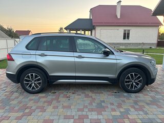 2019 Volkswagen Tiguan II, серебристый, 1952811 рублей, вид 4