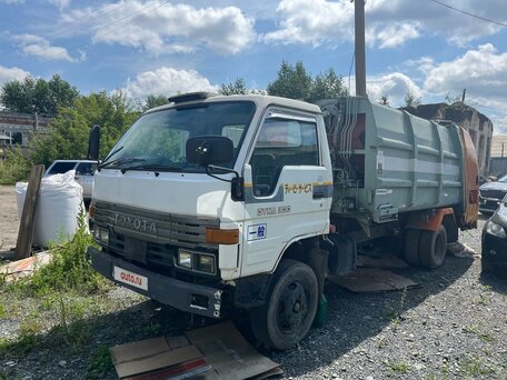 1994 Toyota Dyna, белый, 980000 рублей, вид 1