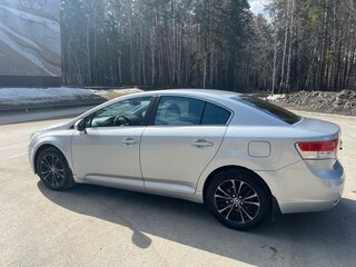 2010 Toyota Avensis III, серебристый, 1250000 рублей, вид 2