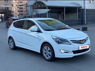 2015 Hyundai Solaris I Рестайлинг, белый, 1050000 рублей, вид 2