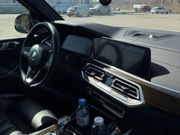 2019 BMW X5 40i IV (G05/G18), белый, 6250000 рублей - вид 19