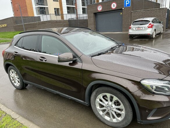 2014 Mercedes-Benz GLA 250 I (X156), коричневый, 1900000 рублей - вид 5